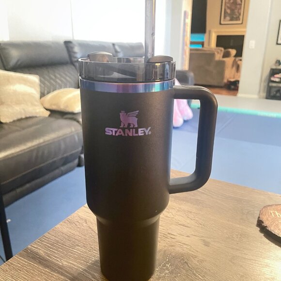 40 oz Stanley Tumbler (Black/Iridescent) - Picture 4 of 5